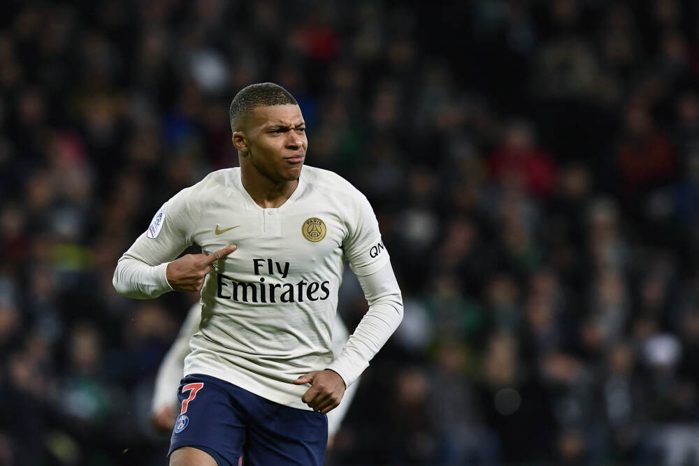 故宫百年大展讲述文物守护故事